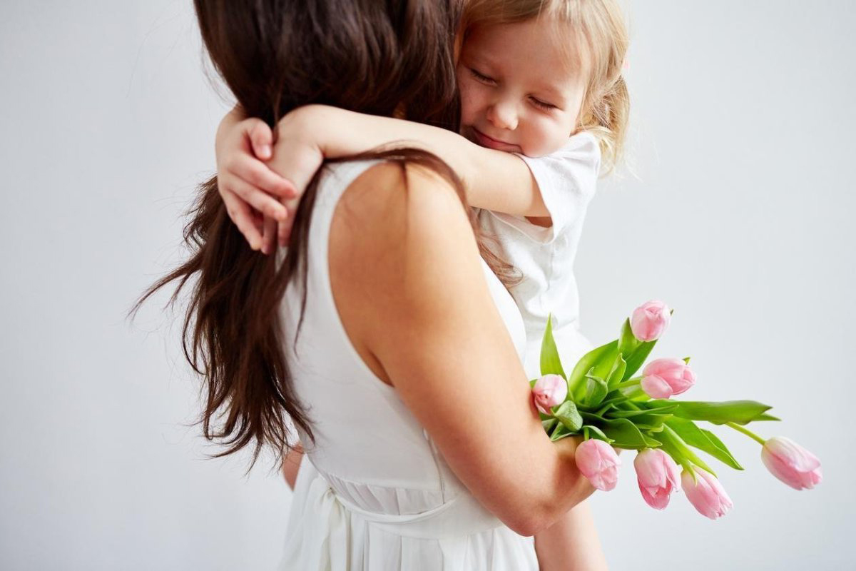 10 Flowers That Symbolize Motherhood Mother's